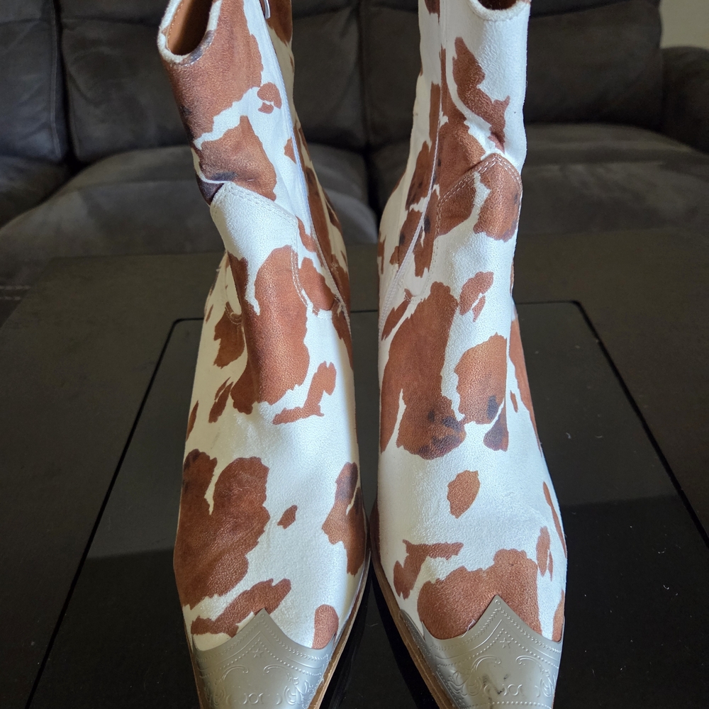 Dakota Cow Print Western Ankle Boot
Beast Fashion - Picture 6 of 6